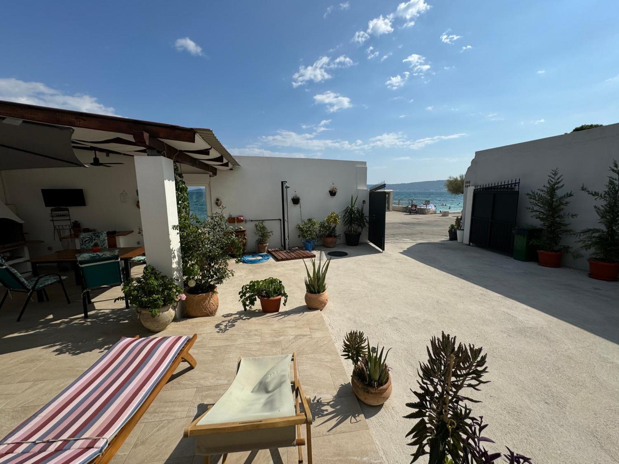 Beach House Oasis Villa Livak Kastela Exterior photo